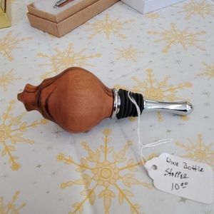 Wine bottle stopper